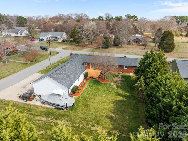 6443 Roanoke Drive, Kannapolis, NC 28081
