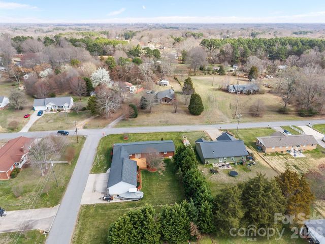 6443 Roanoke Drive, Kannapolis, NC 28081