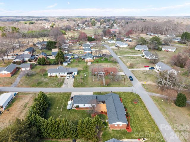 6443 Roanoke Drive, Kannapolis, NC 28081