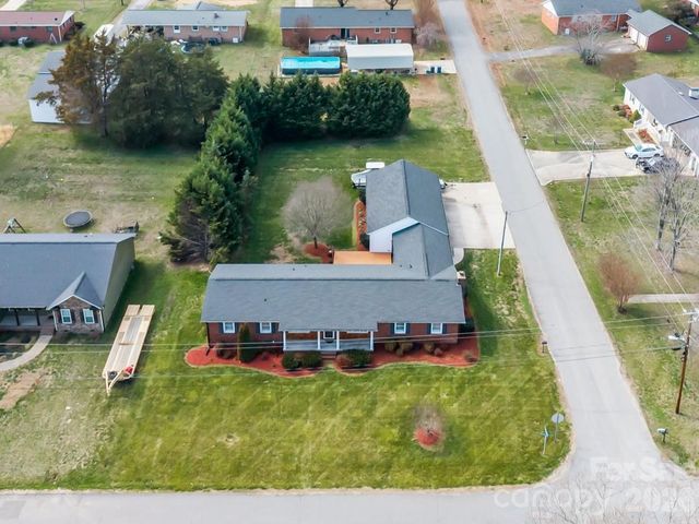 6443 Roanoke Drive, Kannapolis, NC 28081