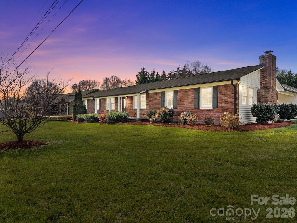 6443 Roanoke Drive, Kannapolis, NC 28081