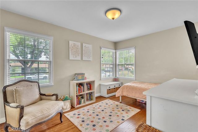 3295 Las Lunas, Pasadena, CA 91107