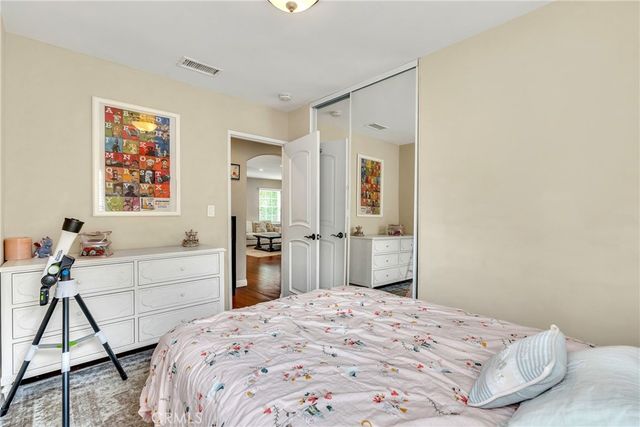 3295 Las Lunas, Pasadena, CA 91107