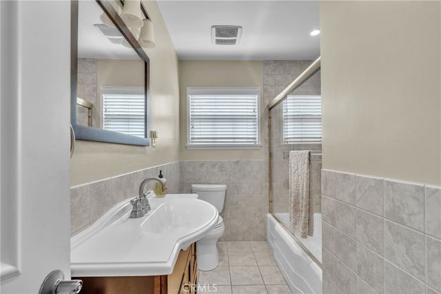 3295 Las Lunas, Pasadena, CA 91107