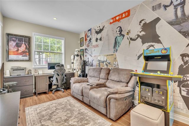 3295 Las Lunas, Pasadena, CA 91107