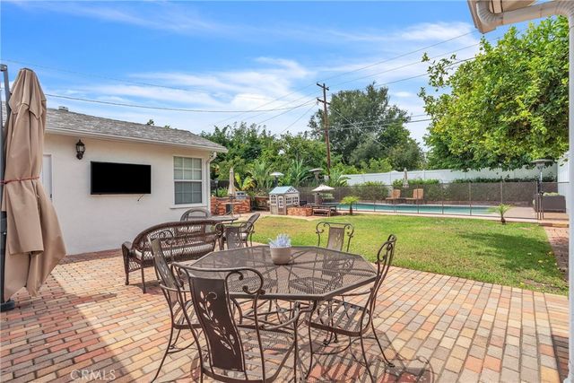 3295 Las Lunas, Pasadena, CA 91107
