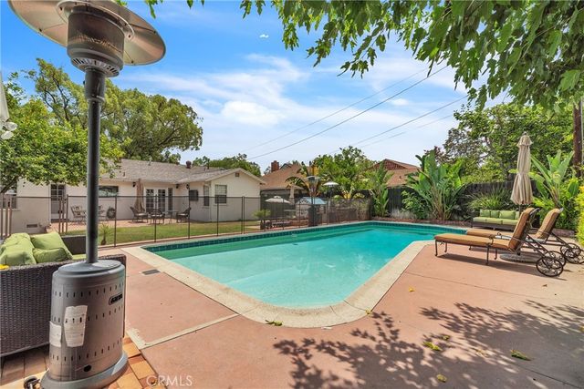 3295 Las Lunas, Pasadena, CA 91107