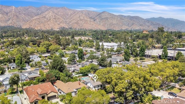 3295 Las Lunas, Pasadena, CA 91107