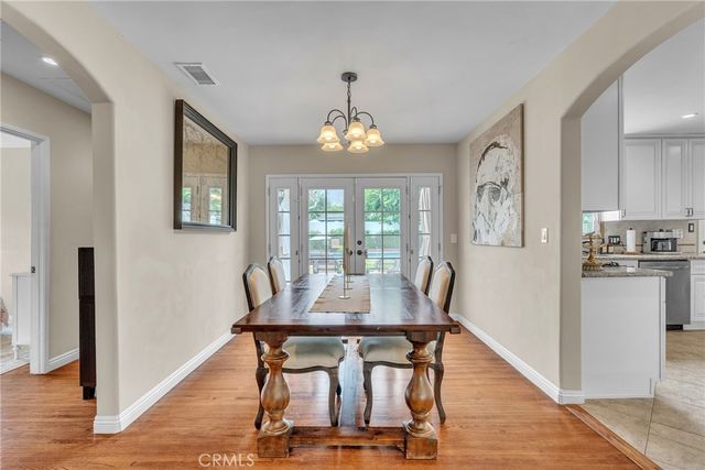 3295 Las Lunas, Pasadena, CA 91107