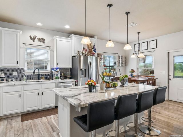 212 Bison Ln, Cibolo, TX 78108