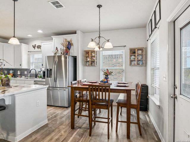 212 Bison Ln, Cibolo, TX 78108