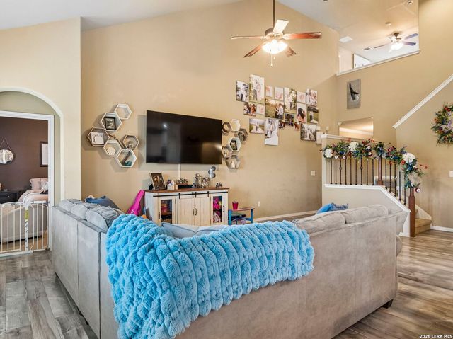 212 Bison Ln, Cibolo, TX 78108