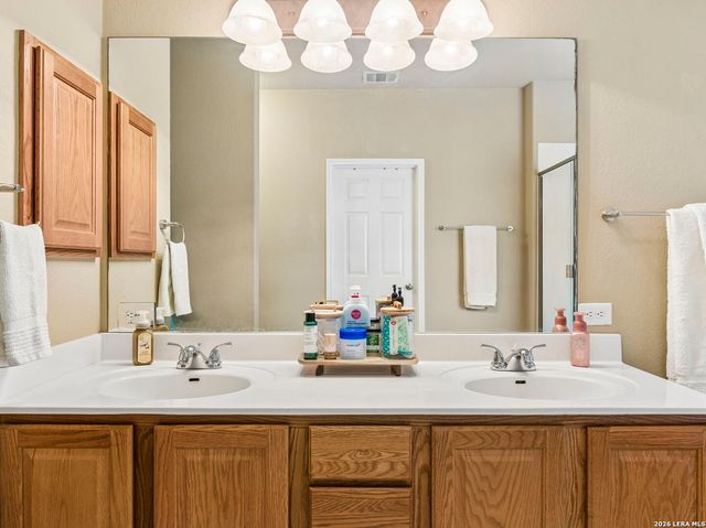 212 Bison Ln, Cibolo, TX 78108