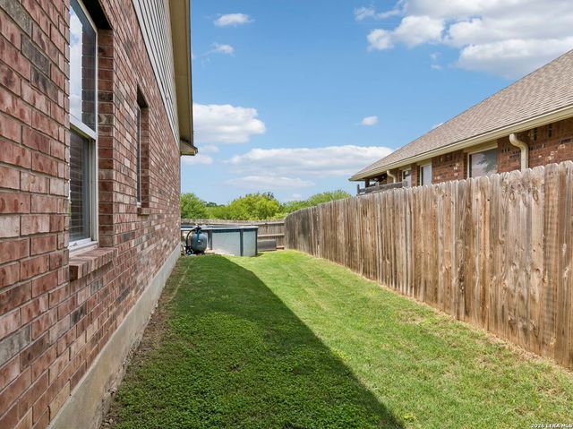 212 Bison Ln, Cibolo, TX 78108
