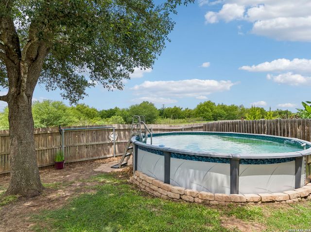 212 Bison Ln, Cibolo, TX 78108
