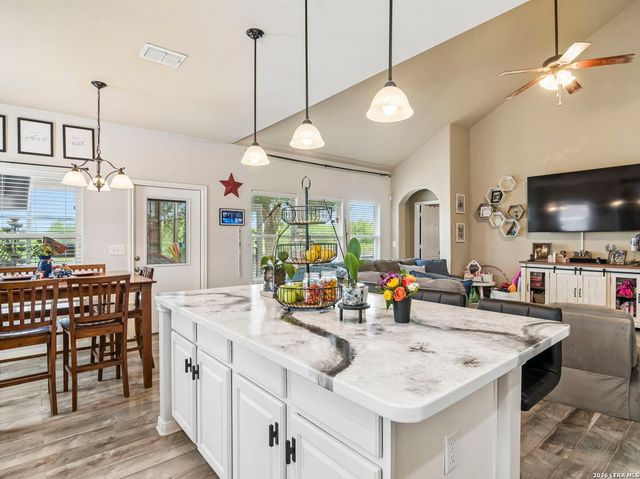 212 Bison Ln, Cibolo, TX 78108