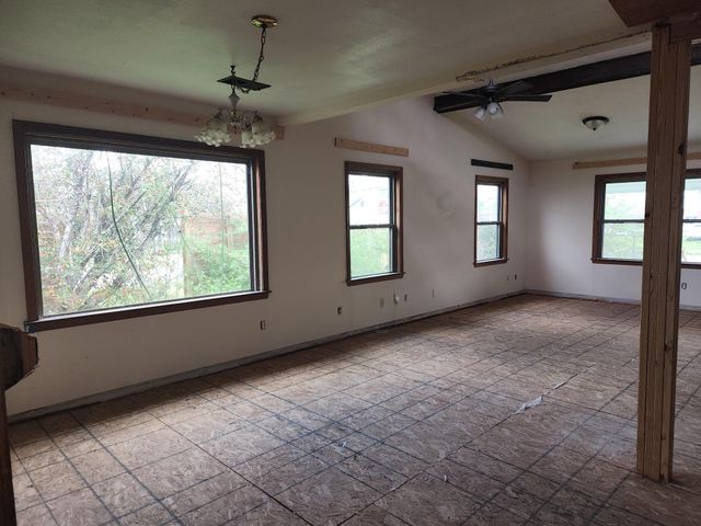 9021 Lomax Street, Houston, TX 77093