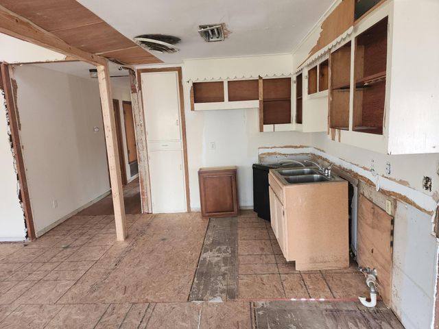 9021 Lomax Street, Houston, TX 77093