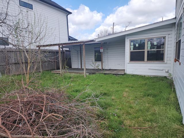 9021 Lomax Street, Houston, TX 77093