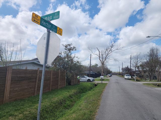 9021 Lomax Street, Houston, TX 77093