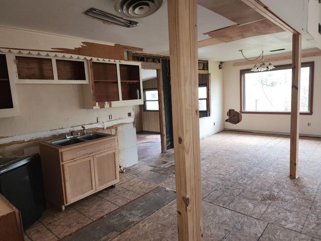 9021 Lomax Street, Houston, TX 77093