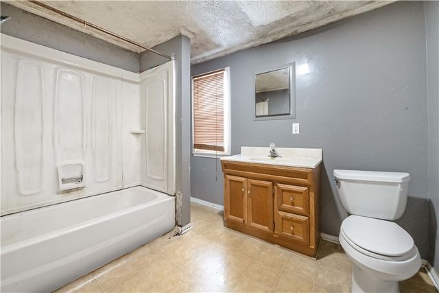 212 Almay Road, Greece, NY 14616