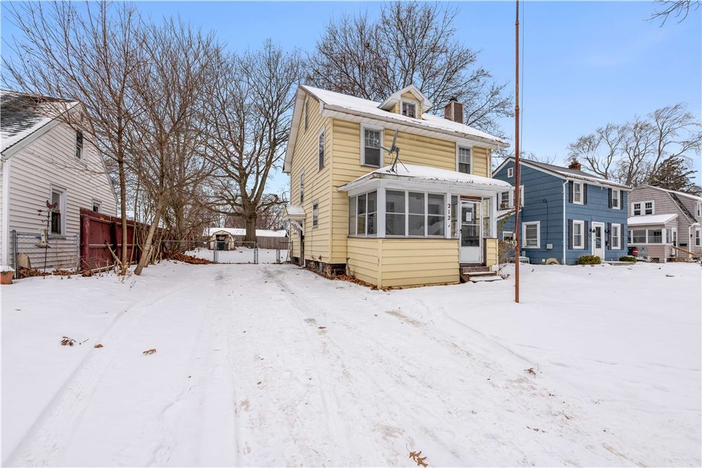 212 Almay Road, Greece, NY 14616