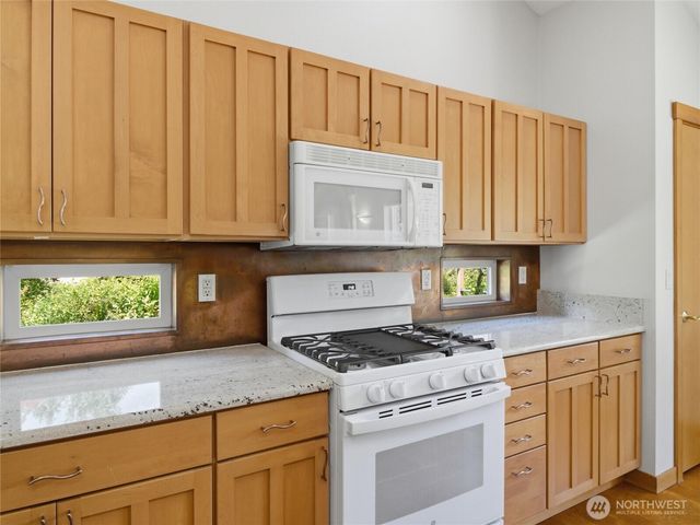 5018 Pleasant Glade Road NE, Olympia, WA 98516