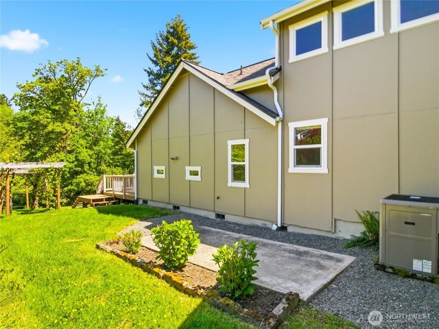 5018 Pleasant Glade Road NE, Olympia, WA 98516
