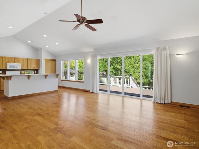 5018 Pleasant Glade Road NE, Olympia, WA 98516