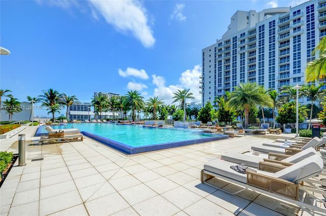 1776 Polk St 505, Hollywood, FL 33020
