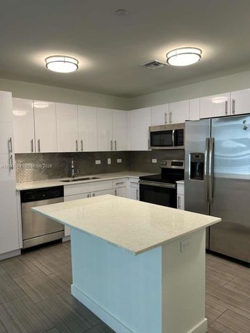 1776 Polk St 505, Hollywood, FL 33020