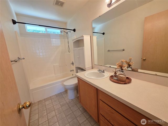 20702 190th Avenue E, Orting, WA 98360
