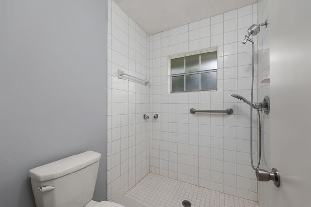 425 Sevilla Dr, St Augustine, FL 32086