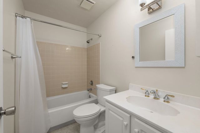 425 Sevilla Dr, St Augustine, FL 32086