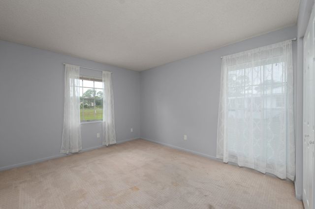 425 Sevilla Dr, St Augustine, FL 32086