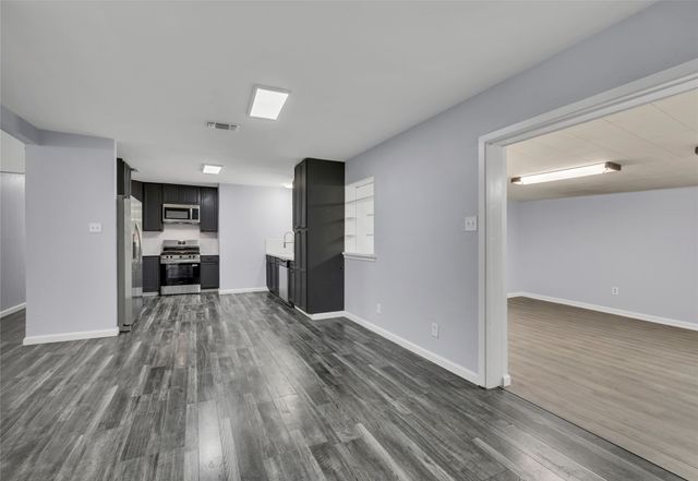 205 NW Jill Ann Drive, Burleson, TX 76028