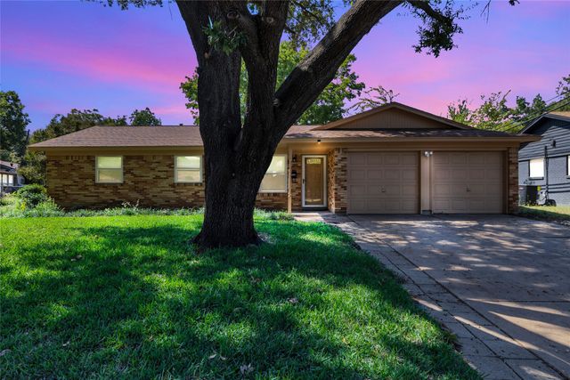 205 NW Jill Ann Drive, Burleson, TX 76028