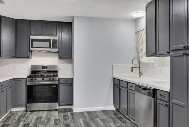205 NW Jill Ann Drive, Burleson, TX 76028