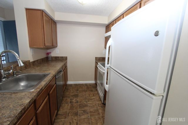 1213 Aspen Drive, Plainsboro, NJ 08536