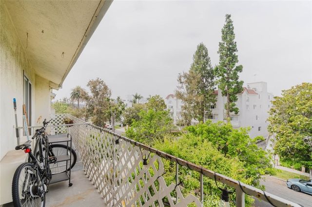 3734 S Canfield 330, Los Angeles, CA 90034