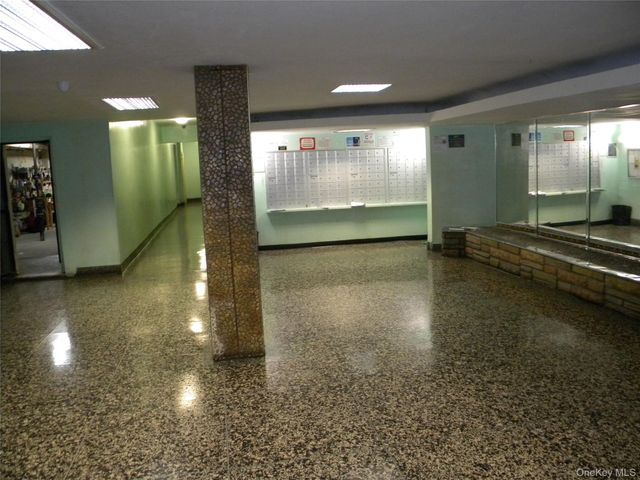 42-25 80th Street 5P, Elmhurst, NY 11373