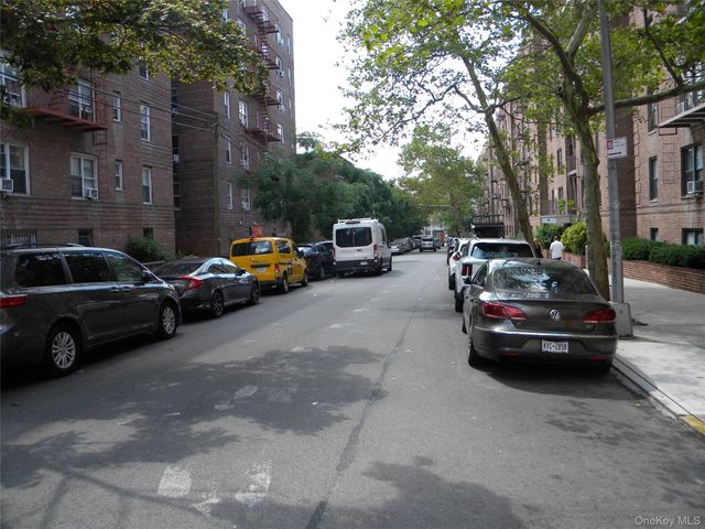 42-25 80th Street 5P, Elmhurst, NY 11373