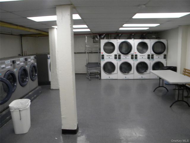 42-25 80th Street 5P, Elmhurst, NY 11373