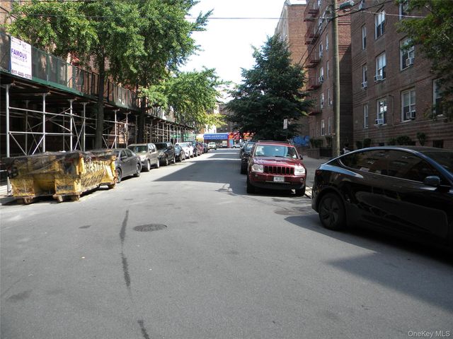 42-25 80th Street 5P, Elmhurst, NY 11373