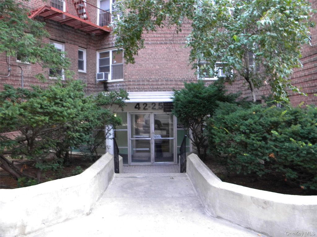 42-25 80th Street 5P, Elmhurst, NY 11373