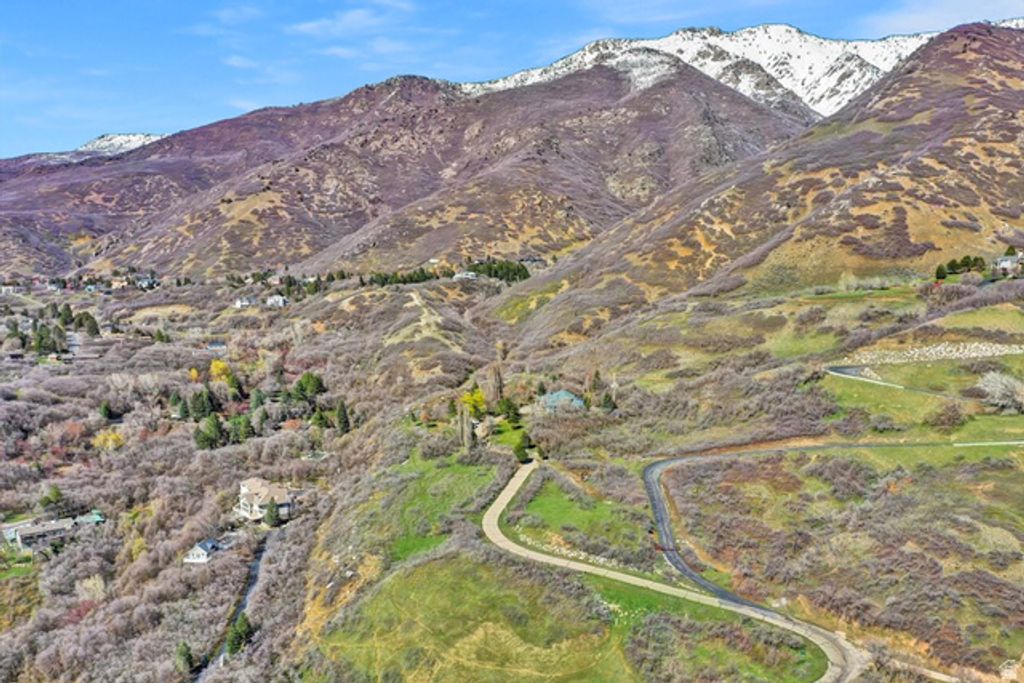 Image 1 of property listing at 6464 BYBEE DR, Ogden, UT 84403