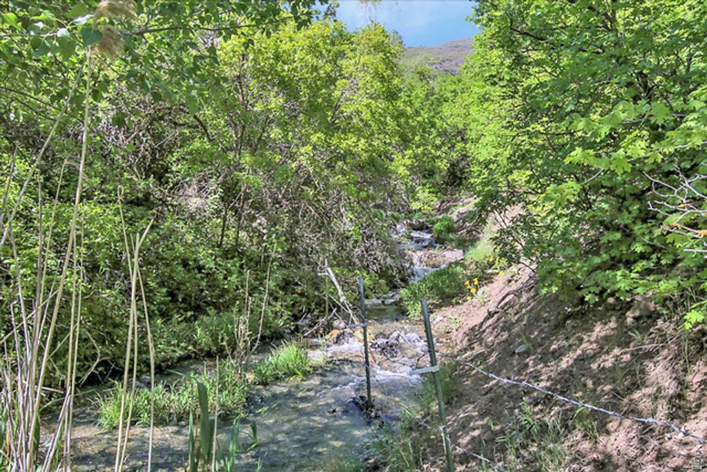 Image 15 of property listing at 6464 BYBEE DR, Ogden, UT 84403