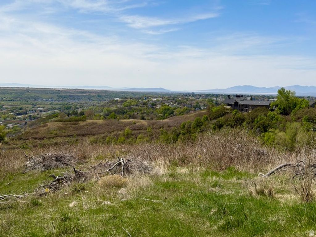 Image 20 of property listing at 6464 BYBEE DR, Ogden, UT 84403