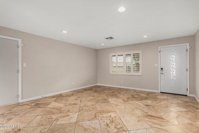 11825 S Coconino Street, Phoenix, AZ 85044
